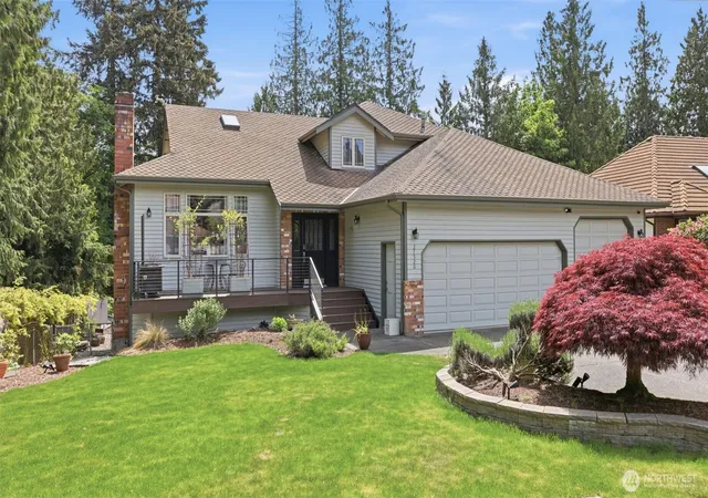 Photo 3 of Single family home for sale at 27520 46th Avenue S, Auburn, WA 98001 | MLS# NWM2522938 | Listing updated on 2026-10-03