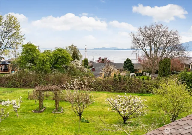 Photo 3 of Mansion for sale at 3910 Cliffside Dr, Bellingham, WA 98225 | MLS# NWM2523015 | Listing updated on 2026-09-23