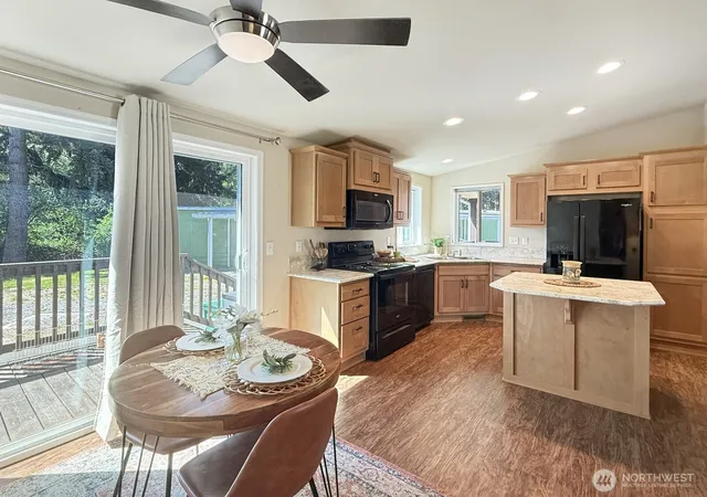 Photo 3 of Manufactured home for sale at 18425 NE 95th Street #34, Redmond, WA 98052 | MLS# NWM2523126 | Listing updated on 2026-09-21