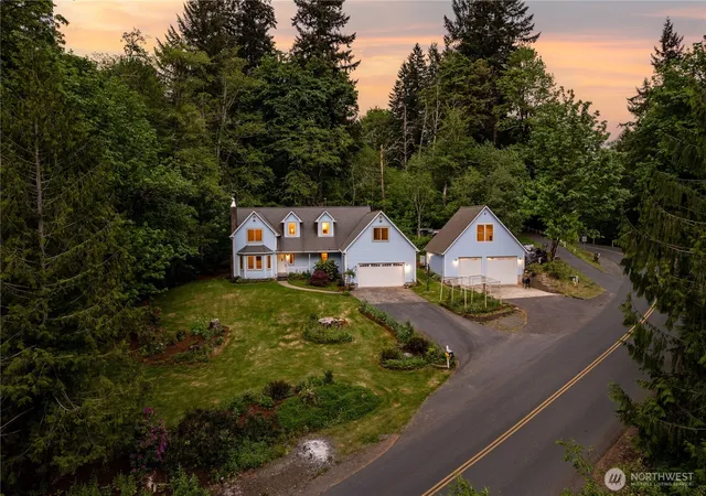 Photo 3 of Single family home for sale at 165 Tanglewood Dr, Longview, WA 98632 | MLS# NWM2523223 | Listing updated on 2026-09-21