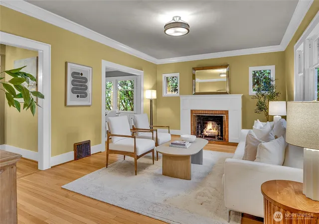 Photo 2 of Sale Pending at 110 Smith St, Seattle, WA 98109 | MLS# NWM2523584 | Listing updated on 2026-09-25