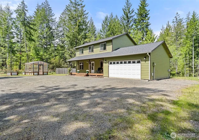 Photo 4 of Sale Pending at 401 E Sunset Ridge Rd, Union, WA 98592 | MLS# NWM2523734 | Listing updated on 2026-09-19