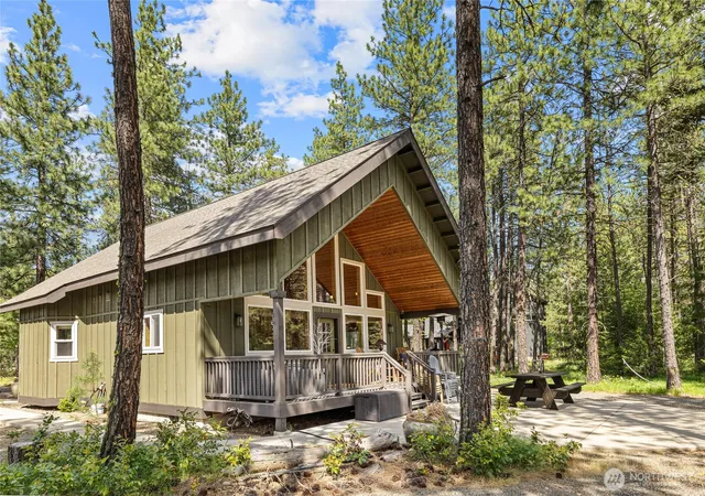 Photo 3 of Sale Pending at 910 Bakers Rd, Ronald, WA 98940 | MLS# NWM2523944 | Listing updated on 2026-09-29