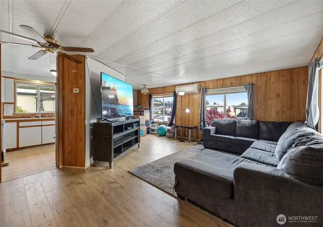 Photo 3 of Manufactured home for sale at 2600 E Division St #90, Mount Vernon, WA 98274 | MLS# NWM2524173 | Listing updated on 2026-09-21