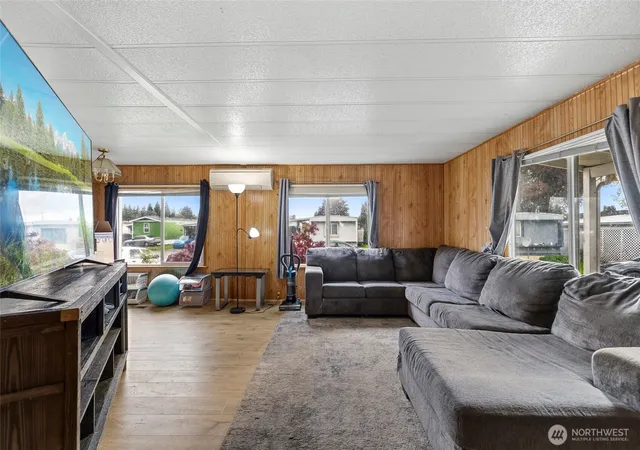 Photo 3 of Manufactured home for sale at 2600 E Division St #90, Mount Vernon, WA 98274 | MLS# NWM2524173 | Listing updated on 2026-09-21