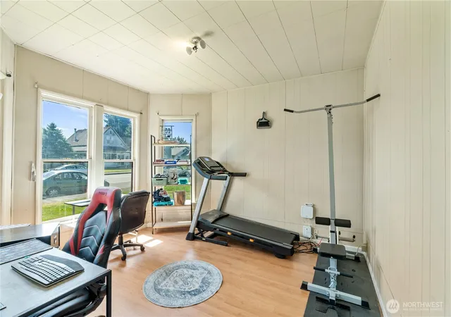 Photo 3 of Sale Pending at 1008 W Wishkah St, Aberdeen, WA 98520 | MLS# NWM2525376 | Listing updated on 2026-09-25