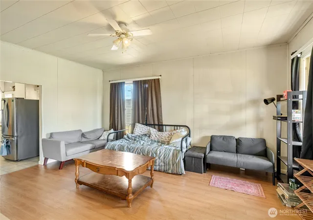 Photo 4 of Sale Pending at 1008 W Wishkah St, Aberdeen, WA 98520 | MLS# NWM2525376 | Listing updated on 2026-09-25