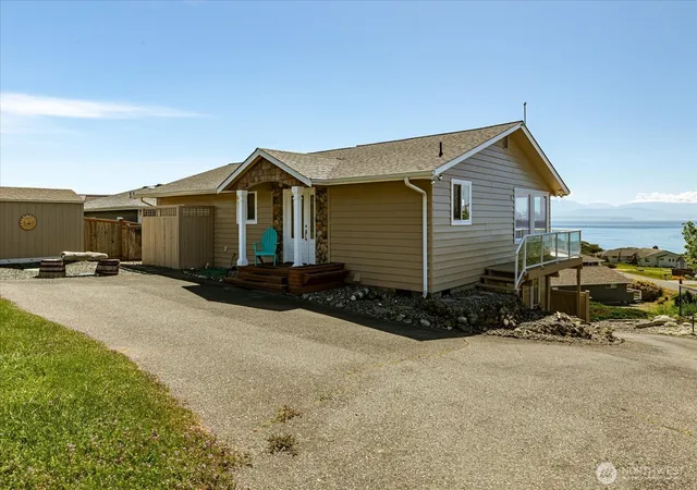 Photo 3 of Single family home for sale at 724 Hacienda Dr, Coupeville, WA 98239 | MLS# NWM2525891 | Listing updated on 2026-09-21