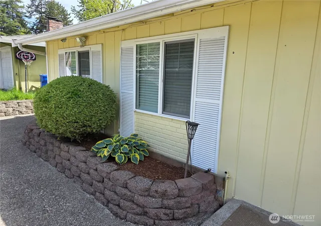 Photo 3 of Sale Pending at 11211 Se 223rd Place, Kent, WA 98031 | MLS# NWM2526120 | Listing updated on 2026-09-22