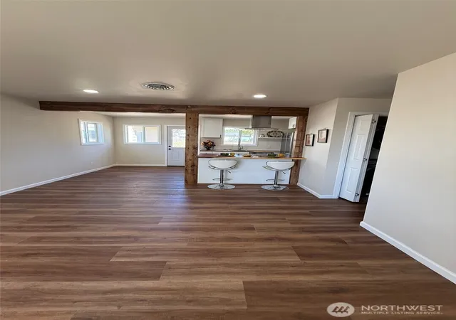 Photo 2 of Single family home for sale at 515 S Juniper Dr, Moses Lake, WA 98837 | MLS# NWM2526275 | Listing updated on 2026-09-21