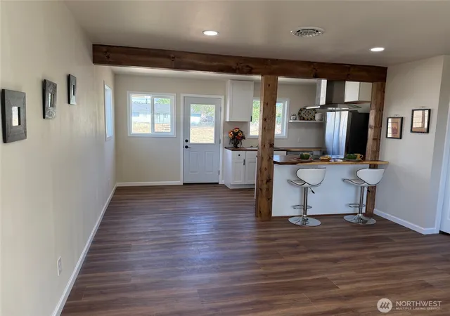 Photo 3 of Single family home for sale at 515 S Juniper Dr, Moses Lake, WA 98837 | MLS# NWM2526275 | Listing updated on 2026-09-21