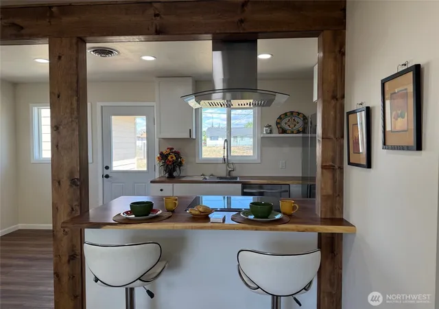 Photo 4 of Single family home for sale at 515 S Juniper Dr, Moses Lake, WA 98837 | MLS# NWM2526275 | Listing updated on 2026-09-21
