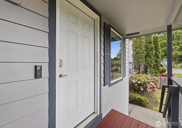 Photo 2 of Single family home for sale at 2117 Lombard Ave, Everett, WA 98201 | MLS# NWM2526481 | Listing updated on 2026-09-21