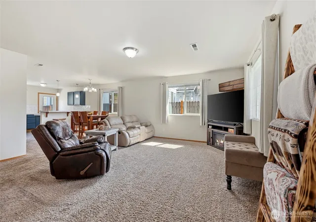 Photo 3 of Single family home for sale at 200 W Pleasant Ave, Cashmere, WA 98815 | MLS# NWM2526810 | Listing updated on 2026-09-21