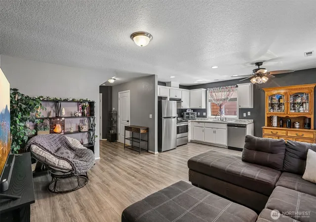 Photo 4 of Single family home for sale at 5612 NE 75th Avenue, Vancouver, WA 98662 | MLS# NWM2526915 | Listing updated on 2026-09-21