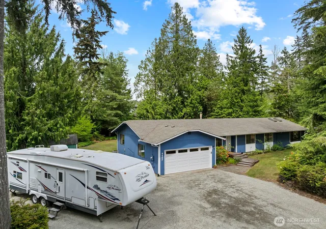 Photo 3 of Sale Pending at 4007 105th Street Ct, Gig Harbor, WA 98332 | MLS# NWM2526946 | Listing updated on 2026-09-26