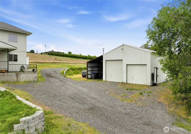 Photo 2 of Single family home for sale at 1605 S 80th Avenue, Yakima, WA 98908 | MLS# NWM2527094 | Listing updated on 2026-09-21