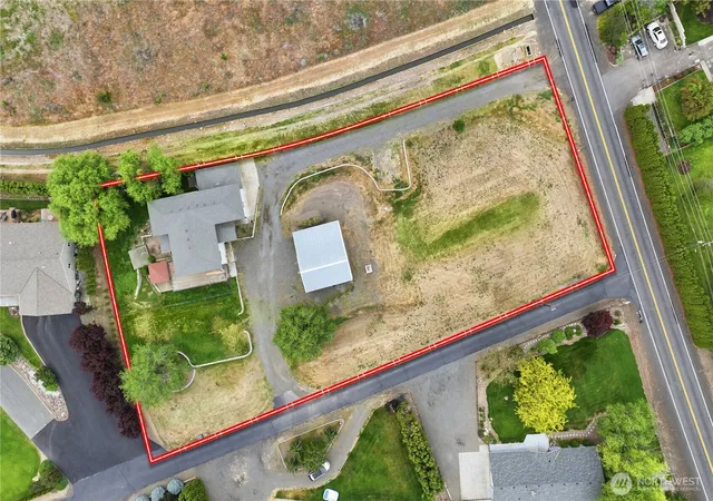 Photo 3 of Single family home for sale at 1605 S 80th Avenue, Yakima, WA 98908 | MLS# NWM2527094 | Listing updated on 2026-09-21