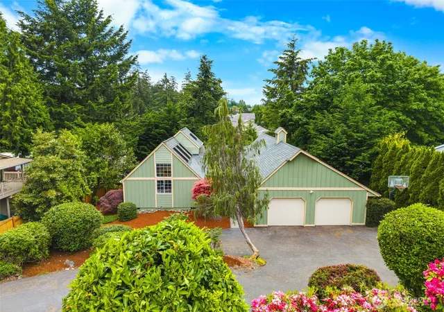 Photo 2 of Single family home for sale at 1520 Weathervane Dr, Fircrest, WA 98466 | MLS# NWM2527185 | Listing updated on 2026-09-21