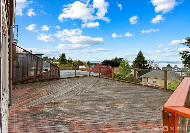 Photo 4 of Single family home for sale at 6901 40th Avenue SW, Seattle, WA 98136 | MLS# NWM2527428 | Listing updated on 2026-10-01