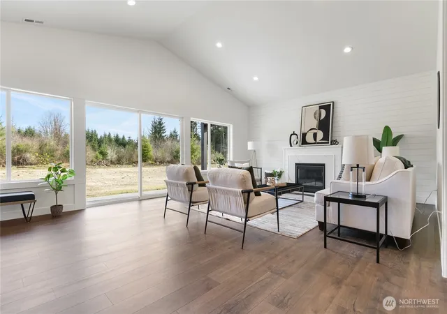 Photo 3 of Single family home for sale at 820 Barbara Ln, Centralia, WA 98531 | MLS# NWM2527827 | Listing updated on 2026-09-21