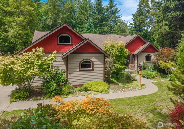 Photo 3 of Single family home for sale at 8401 Dawn Hl Dr Se, Olympia, WA 98513 | MLS# NWM2527865 | Listing updated on 2026-09-30