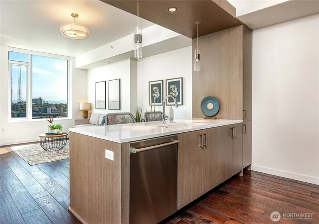 Photo 3 of Sale Pending at 1321 Seneca St #1102, Seattle, WA 98101 | MLS# NWM2528074 | Listing updated on 2026-09-15