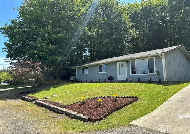 Photo 2 of Single family home for sale at 705 Grandview Ave, Shelton, WA 98584 | MLS# NWM2528227 | Listing updated on 2026-09-21
