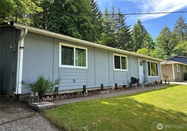 Photo 3 of Single family home for sale at 705 Grandview Ave, Shelton, WA 98584 | MLS# NWM2528227 | Listing updated on 2026-09-21