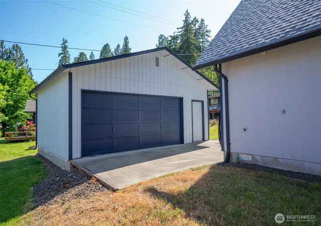 Photo 3 of Sale Pending at 120 N Ayock Beach Dr, Lilliwaup, WA 98555 | MLS# NWM2528843 | Listing updated on 2026-09-25