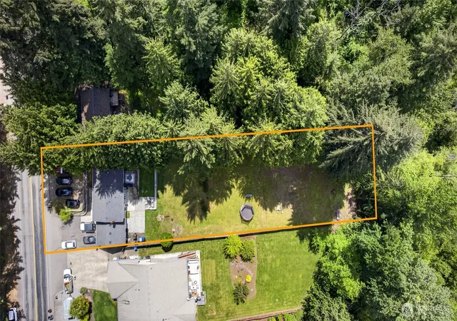 Photo 3 of Single family home for sale at 4216 W Tapps Dr E, Lake Tapps, WA 98391 | MLS# NWM2528980 | Listing updated on 2026-09-21