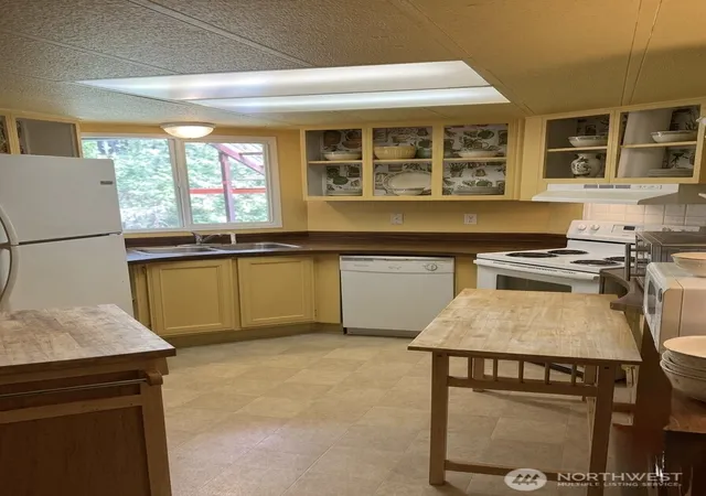 Photo 4 of Single family home for sale at 32711 36th Avenue E, Eatonville, WA 98328 | MLS# NWM2529057 | Listing updated on 2026-09-21