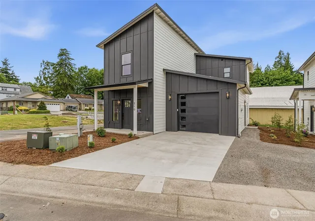 Photo 1 of Contingent at 210 Glengate St, Cathlamet, WA 98612 | MLS# NWM2529084 | Listing updated on 2026-09-21