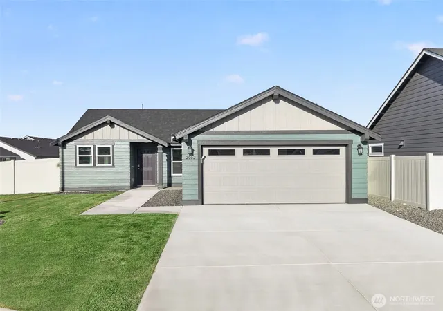 Photo 1 of Sale Pending at 2002 N Oak Rd, Moses Lake, WA 98837 | MLS# NWM2529220 | Listing updated on 2026-09-22