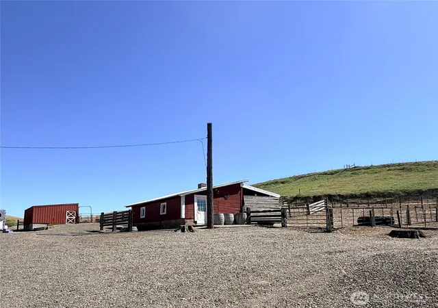 Photo 4 of Single family home for sale at 12944 Lower Waitsburg Rd, Waitsburg, WA 99361 | MLS# NWM2529276 | Listing updated on 2026-09-21