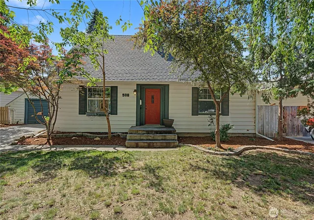 Photo 3 of Sale Pending at 508 S Franklin Ave, Wenatchee, WA 98801 | MLS# NWM2529743 | Listing updated on 2026-09-25
