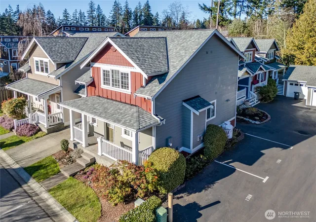 Photo 3 of Townhouse for sale at 1368 Stonecress Ln Ne, Bainbridge Island, WA 98110 | MLS# NWM2529841 | Listing updated on 2026-09-21