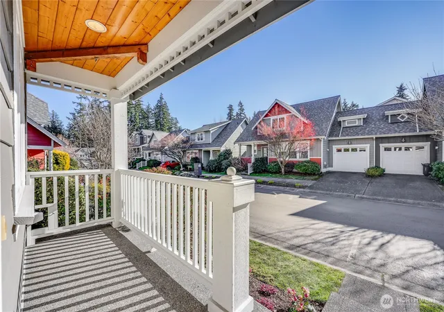 Photo 4 of Townhouse for sale at 1368 Stonecress Ln NE, Bainbridge Island, WA 98110 | MLS# NWM2529841 | Listing updated on 2026-09-21