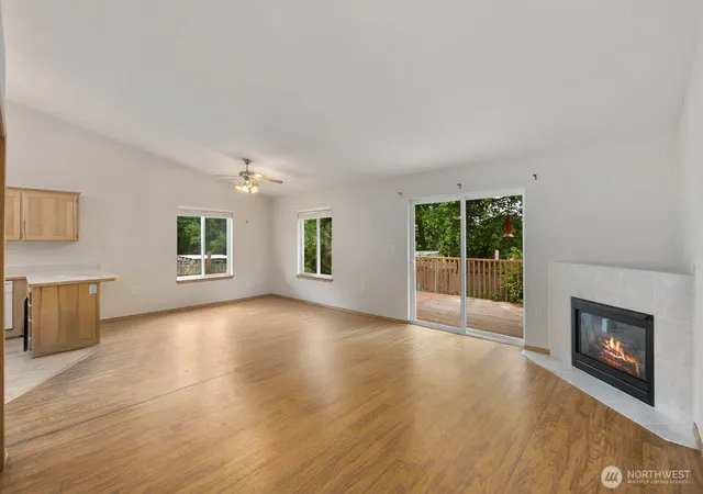 Photo 4 of Single family home for sale at 2220 Williams Rd, Oak Harbor, WA 98277 | MLS# NWM2529867 | Listing updated on 2026-09-21