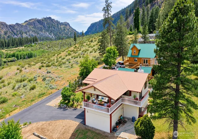 Photo 3 of Single family home for sale at 81 Golf Crse Dr, Pateros, WA 98846 | MLS# NWM2529971 | Listing updated on 2026-09-30