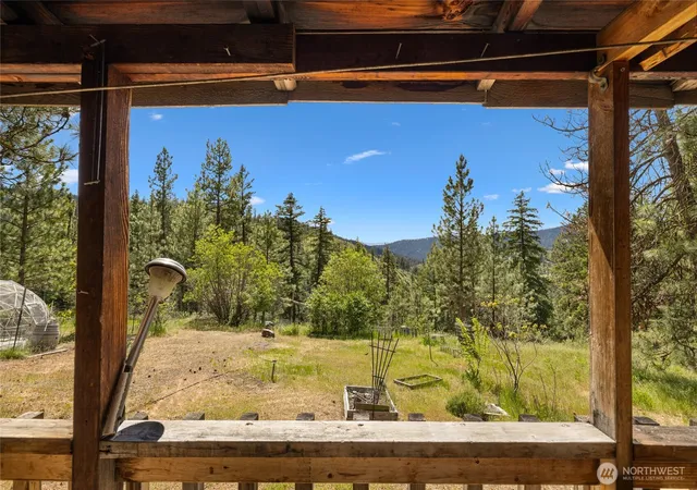 Photo 2 of Single family home for sale at 502 Harkness Rd, Cle Elum, WA 98922 | MLS# NWM2530238 | Listing updated on 2026-09-28