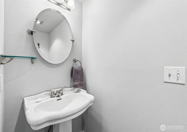 Photo 3 of Condo for sale at 17001 Inglewood Rd NE #N209, Kenmore, WA 98028 | MLS# NWM2530549 | Listing updated on 2026-09-24