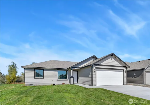 Photo 1 of Single family home for sale at 330 N Sandy Loop, Moses Lake, WA 98837 | MLS# NWM2530889 | Listing updated on 2026-09-27
