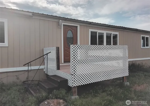 Photo 3 of Sale Pending at 20 Round Up Rd, Oroville, WA 98844 | MLS# NWM2531032 | Listing updated on 2026-09-25
