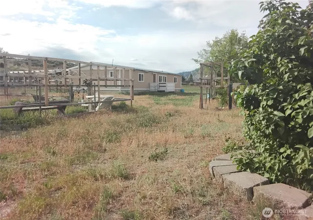 Photo 4 of Sale Pending at 20 Round Up Rd, Oroville, WA 98844 | MLS# NWM2531032 | Listing updated on 2026-09-25