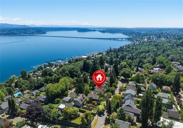 Photo 2 of Single family home for sale at 614 35th Avenue, Seattle, WA 98122 | MLS# NWM2531105 | Listing updated on 2026-09-29