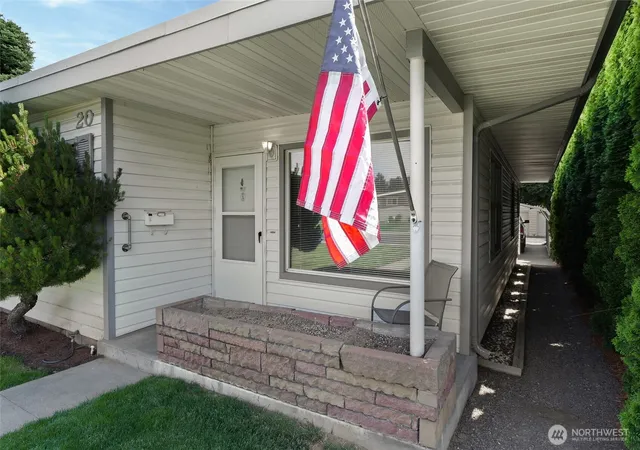 Photo 3 of Sale Pending at 0 16 & 20 F St SW, Ephrata, WA 98823 | MLS# NWM2531914 | Listing updated on 2026-09-25