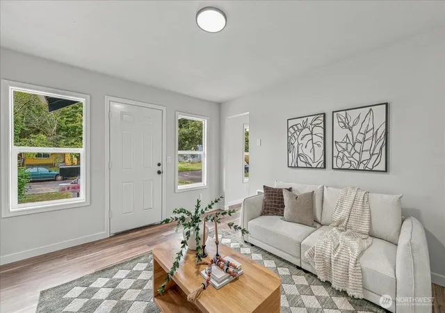 Photo 3 of Single family home for sale at 1116 9th Avenue, Longview, WA 98632 | MLS# NWM2531931 | Listing updated on 2026-09-21