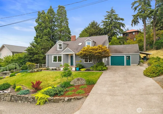 Photo 2 of Single family home for sale at 1231 Monroe St, Port Townsend, WA 98368 | MLS# NWM2532049 | Listing updated on 2026-10-01