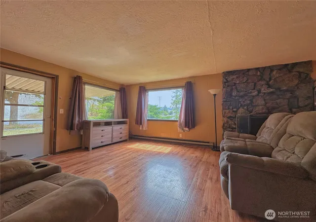 Photo 4 of Single family home for sale at 1000 Central Dr, Coulee Dam, WA 99116 | MLS# NWM2532421 | Listing updated on 2026-09-21
